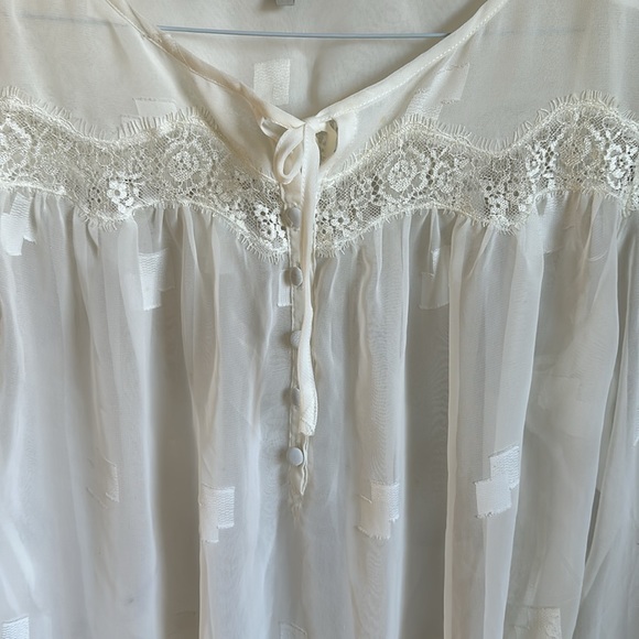 Guess Los Angeles Imprinted sheer Size Small Wrist Front Strings - Picture 4 of 13